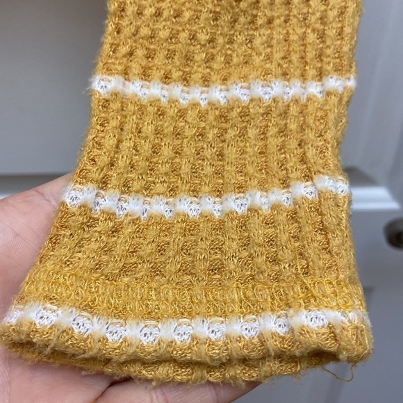 AMERICAN eagle crop top woman’s sexy plush long sleeve size XS top - Picture 6 of 9